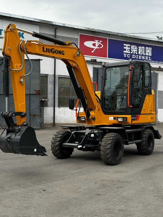 Mini ekskavator 906FW