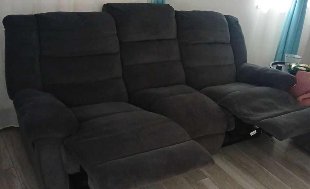 Canapea cu recliner