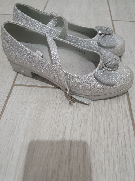 Школьные ботинки, туфли