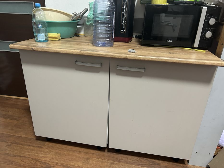 Продам шкафы, диван и пуфик