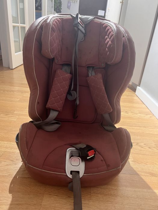 Продам надежное автокресло