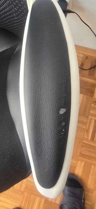 Работен стол Mistik Black, дамаска и меш, черно и бяло, с механизъм