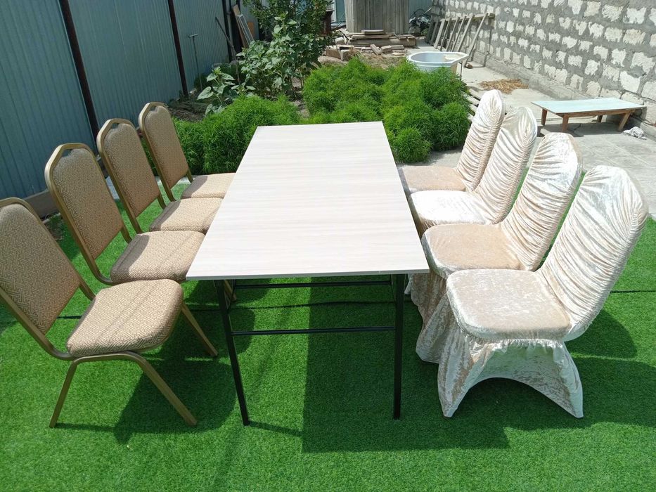 Стол и стулья. Срочно.