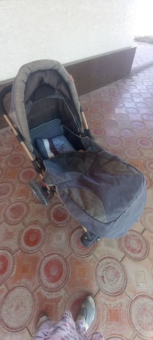 Bolalar kolyaskasi, katta