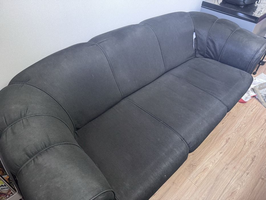 Диван черный б/у