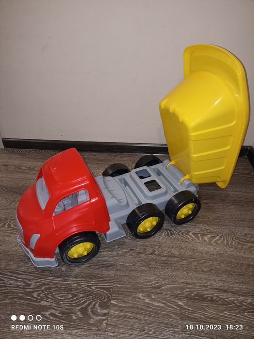 Детски самосвал Dolu