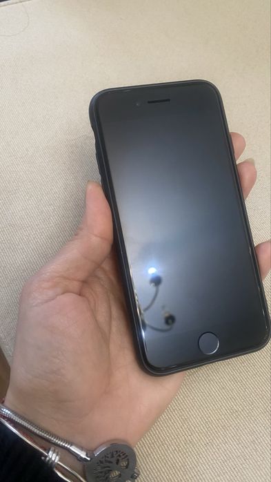 Iphone SE 3 2022 64 gb 100% baterie, fara defecte