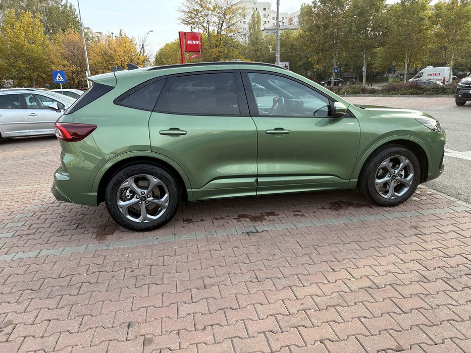 FORD Kuga 2024 — imagine 2