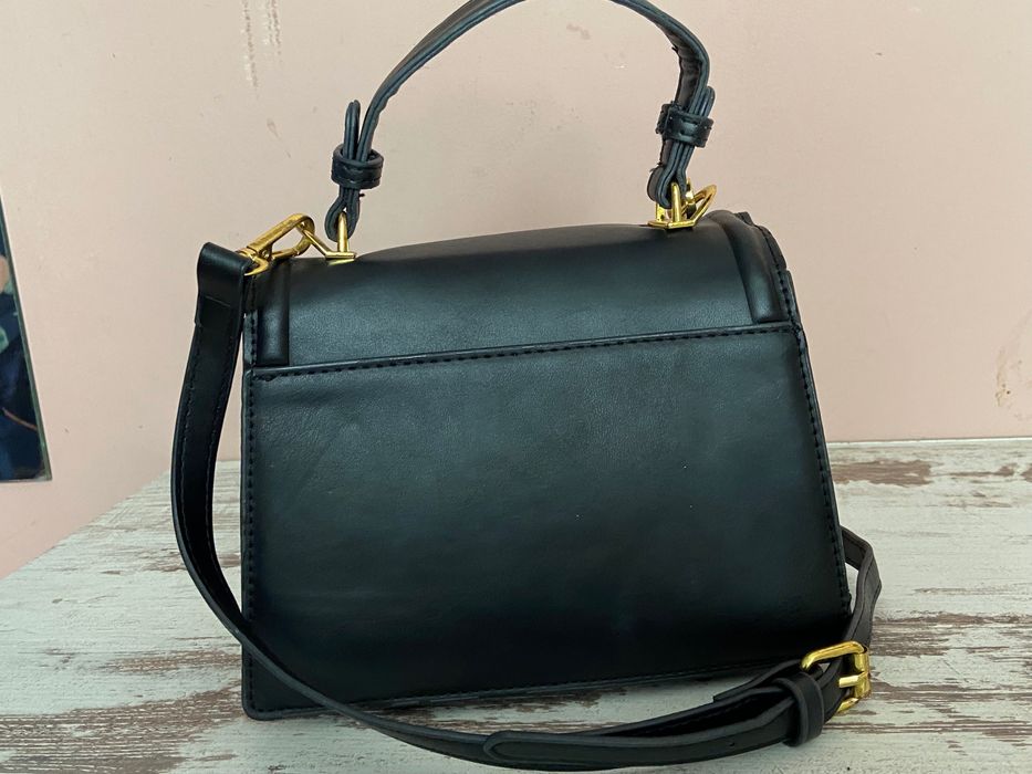 Малка кожена чанта