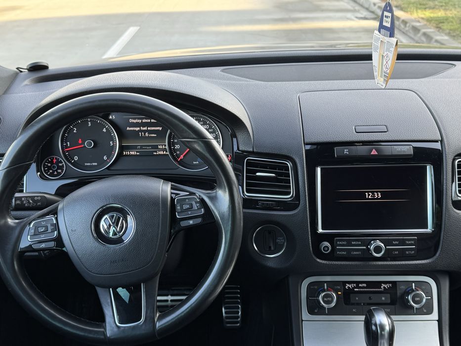 DE VANZARE Volkswagen Touareg R-Line 2012 Diesel