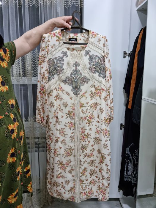 Продается платья 52-54 размера