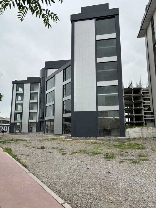 Сдаётся здание     Университет Клиника Частная школа Гостиница