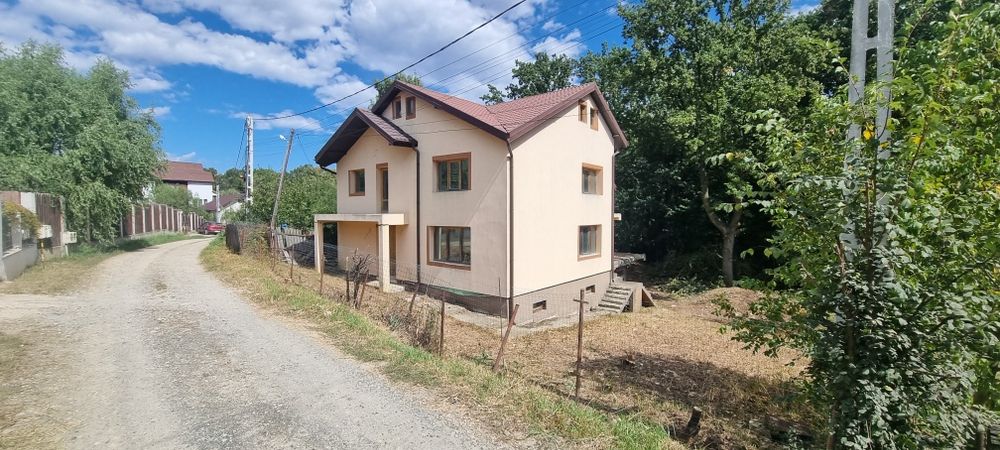 Casă de vânzare sat Cercu