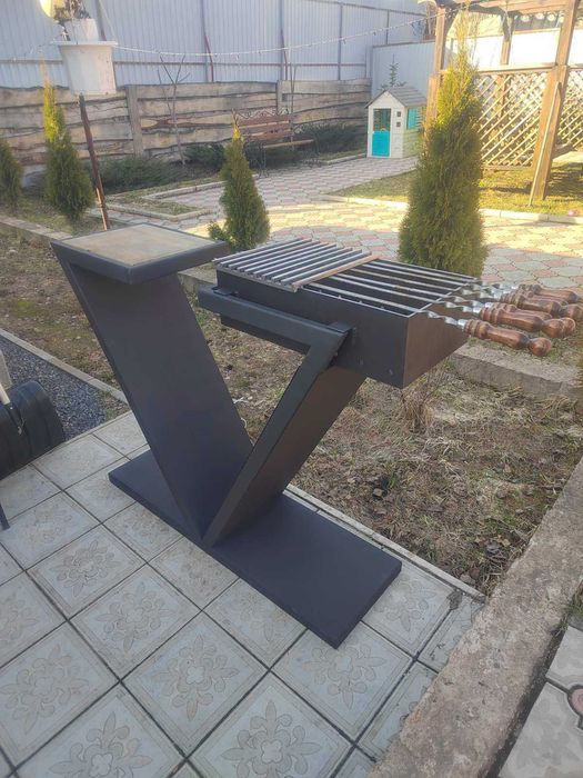 Grătare personalizate din fier – lucrate manual, pe comandă