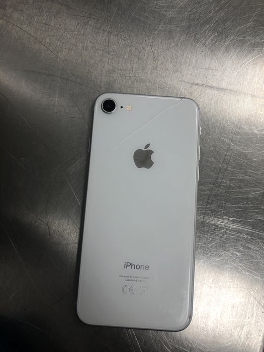 продам айфон 8 64гб