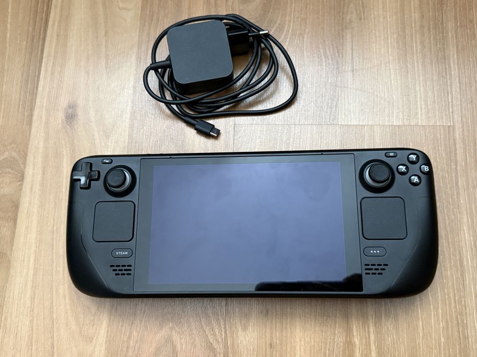 Перфектен Steam deck 256GB SSD
