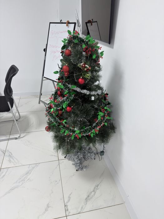 Отдам даром елку