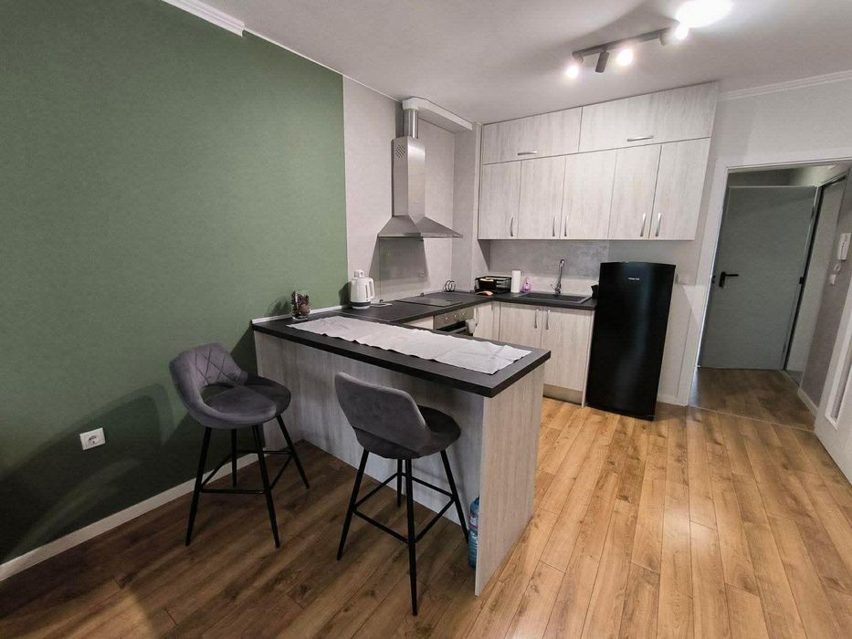 Дава се под наем Двустаен апартамент в Варна, Победа - 72 кв.м за 558.45 € - Снимка #2