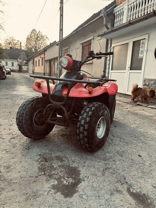 Atv kymco. Motor 100