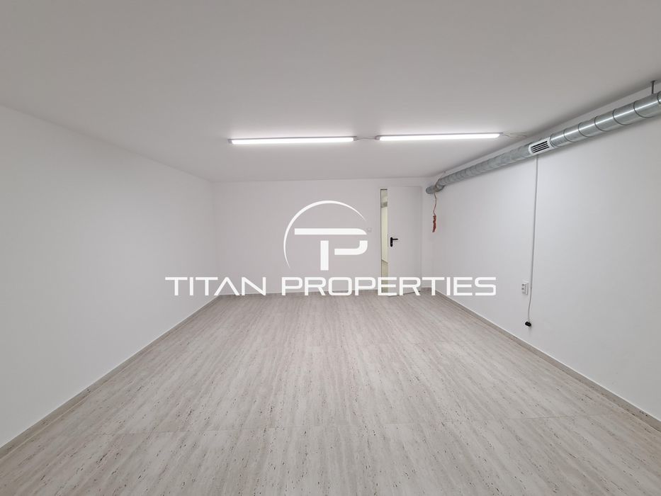 Дава се под наем Офис в Пловдив, Съдийски - 302 кв.м за 2000 € - Снимка #12