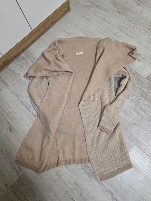 Дамска плетена жилетка