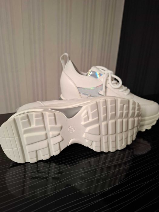 Дамски обувки  спортни 36 ,37 и 38