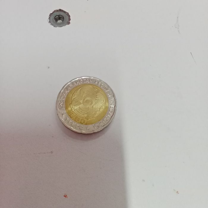 Продам        монету монету