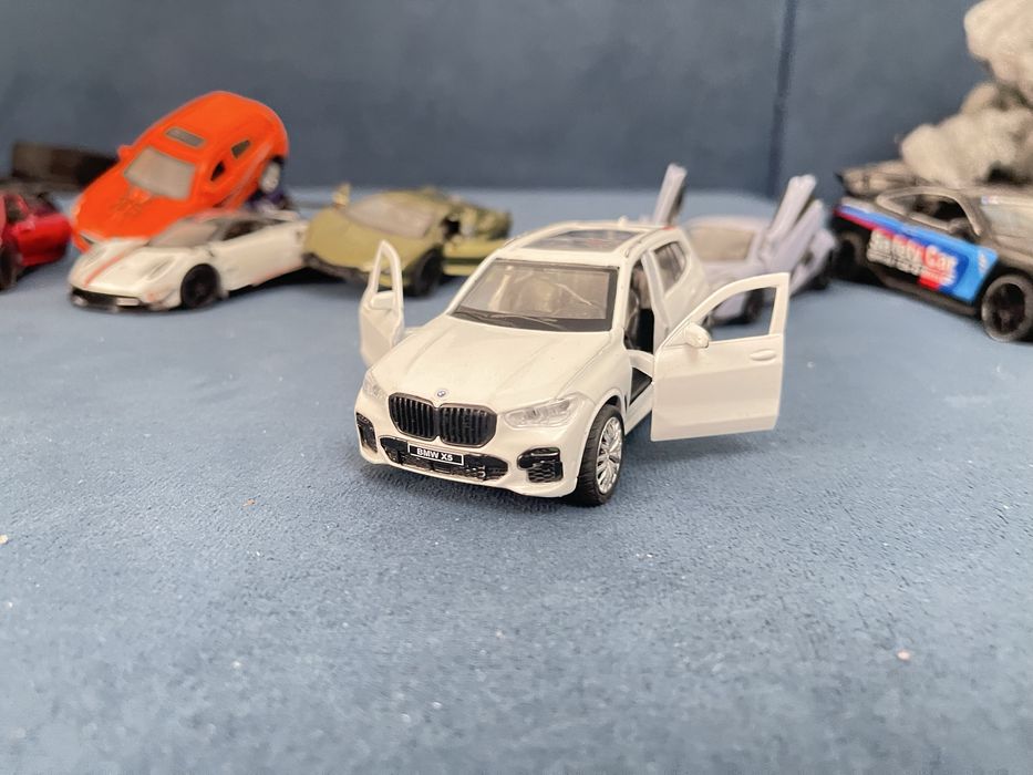 Продам игрушечные машинки