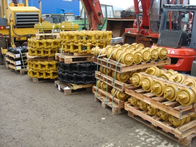 Roti de ghidaj pt. Buldozere Caterpillar D4,D5,D6 pe stoc la PKD GRUP