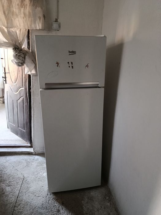 Продам холодильник на запчасти