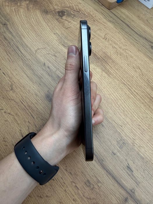 Iphone 15 про макс срочно продам