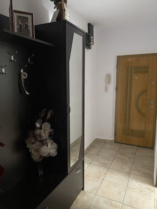 Ap cu 2 camere de vanzare ( piata mica)