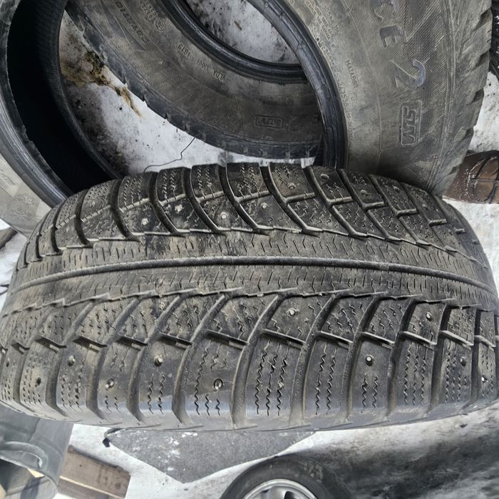 Продам шины 215,70,16