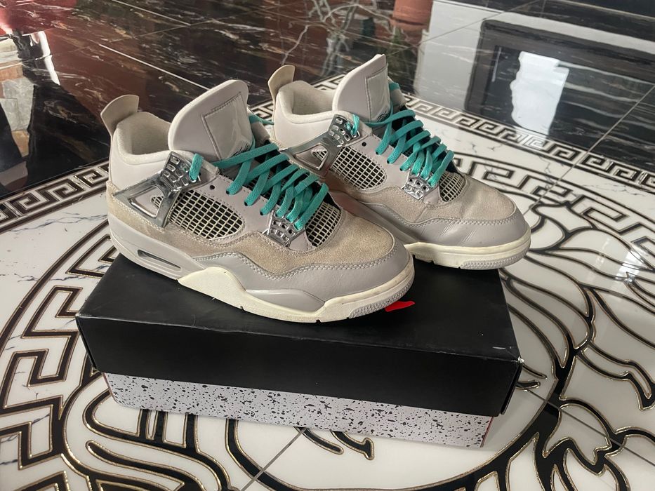 Vând adidasi jordan 4