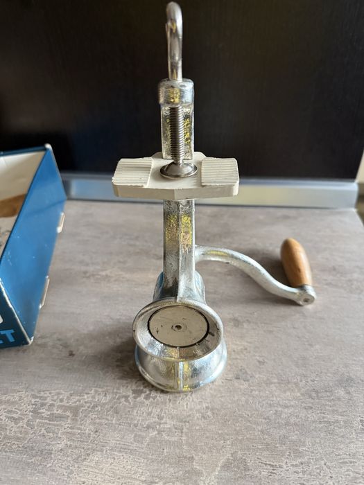 Rasnita pentru seminte de mac