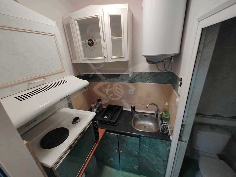 Дава се под наем Едностаен апартамент в Варна, Гръцка махала - 30 кв.м за 225 € - Снимка #2