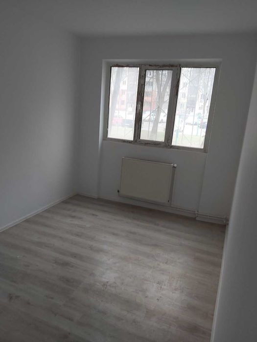 Apartament de închiriat 3 camere - Tecuci - jud. Galati