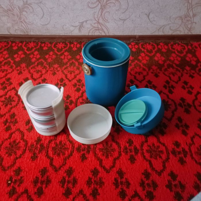 Продам насос, шурупы для сэндвич панели стеновые,и термосок