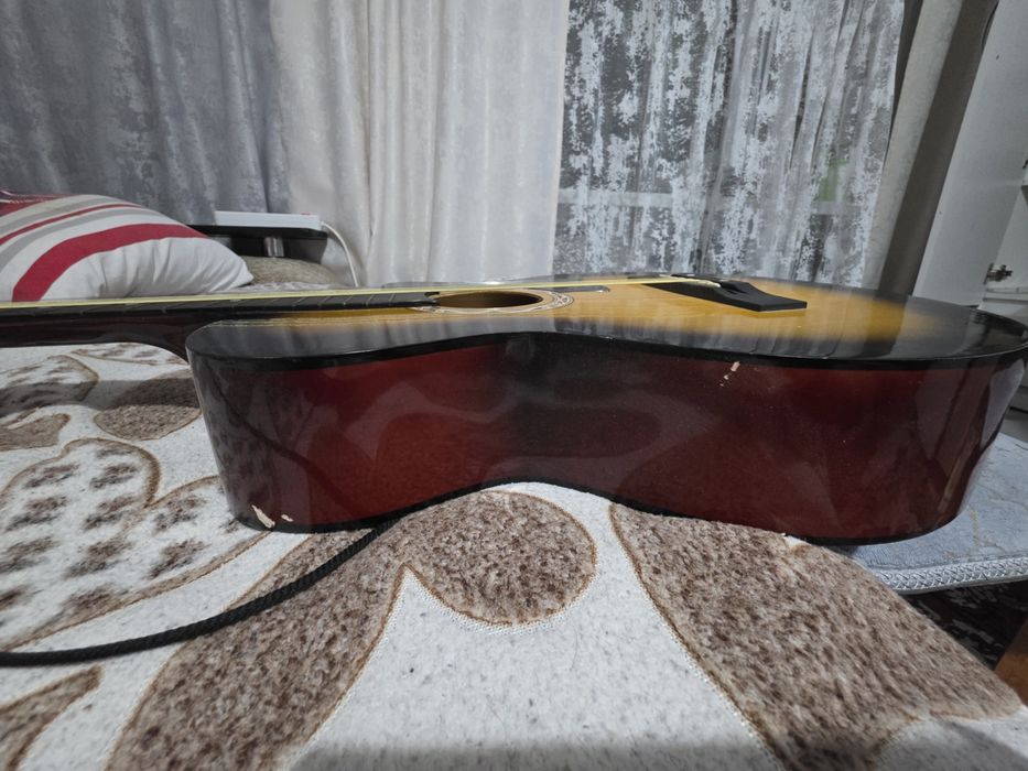 Гитара акустическая