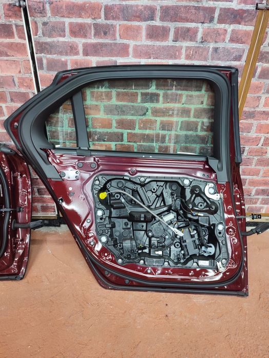 Usa stanga Bmw Seria 7 G70 fata spate