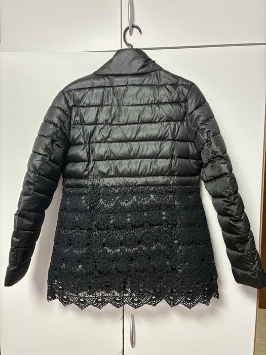 Черно яке с красива дантела