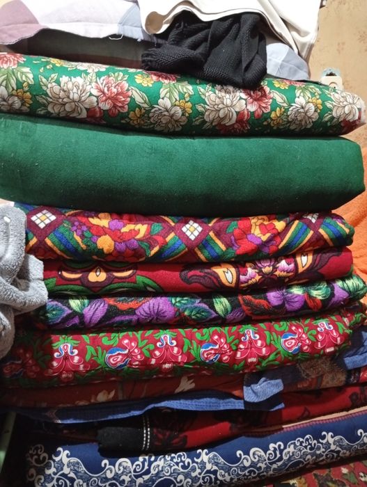 Көрпеше, көрпе сатылады.