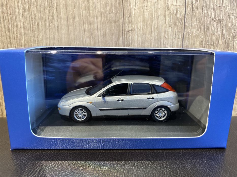 Minichamps Ford FOCUS an 1999 5 usi macheta metalică scara 1:43
