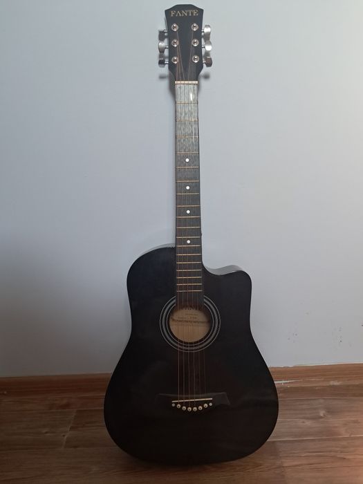 Продается гитара