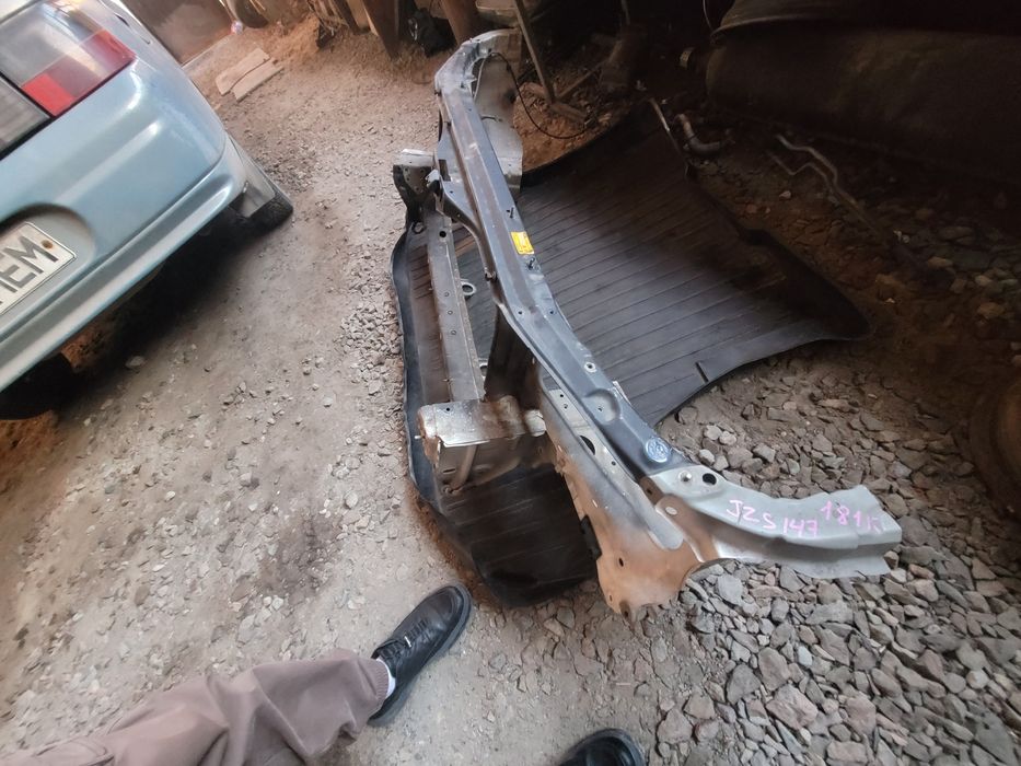 На тойоту аристу 147 телевизор