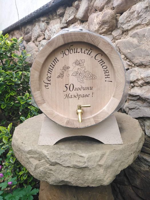 Дъбови бурета и бъчви