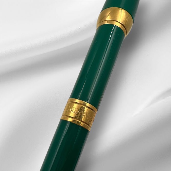 Yves Saint Laurent химиклка