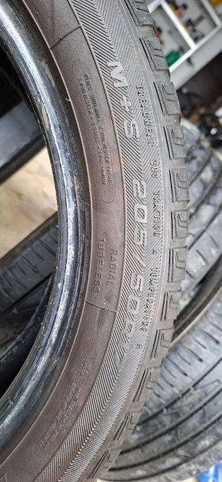 Vand 2 anvelope all-season Goodyear Vector 4Seasons 205/50R17 89V M+S