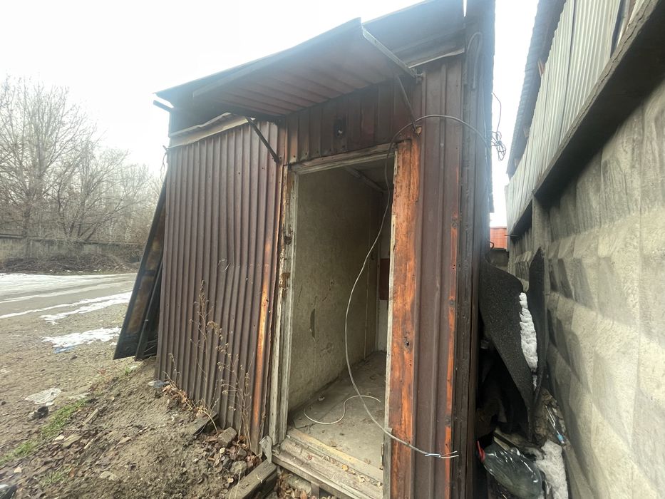 металлический вагончик