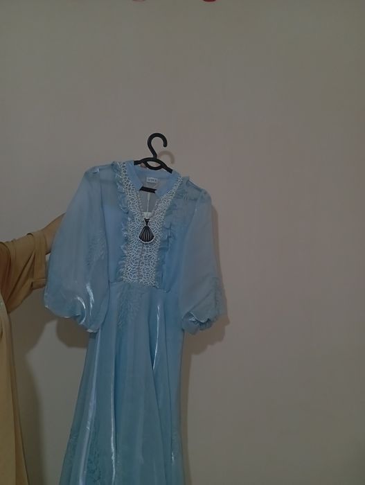 Вечерний платья.